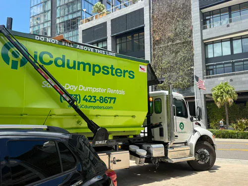 iCdumpsters delivery truck